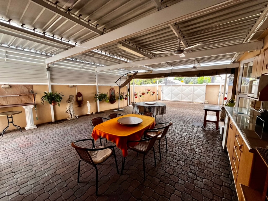 3 Bedroom Property for Sale in Protea Park North West